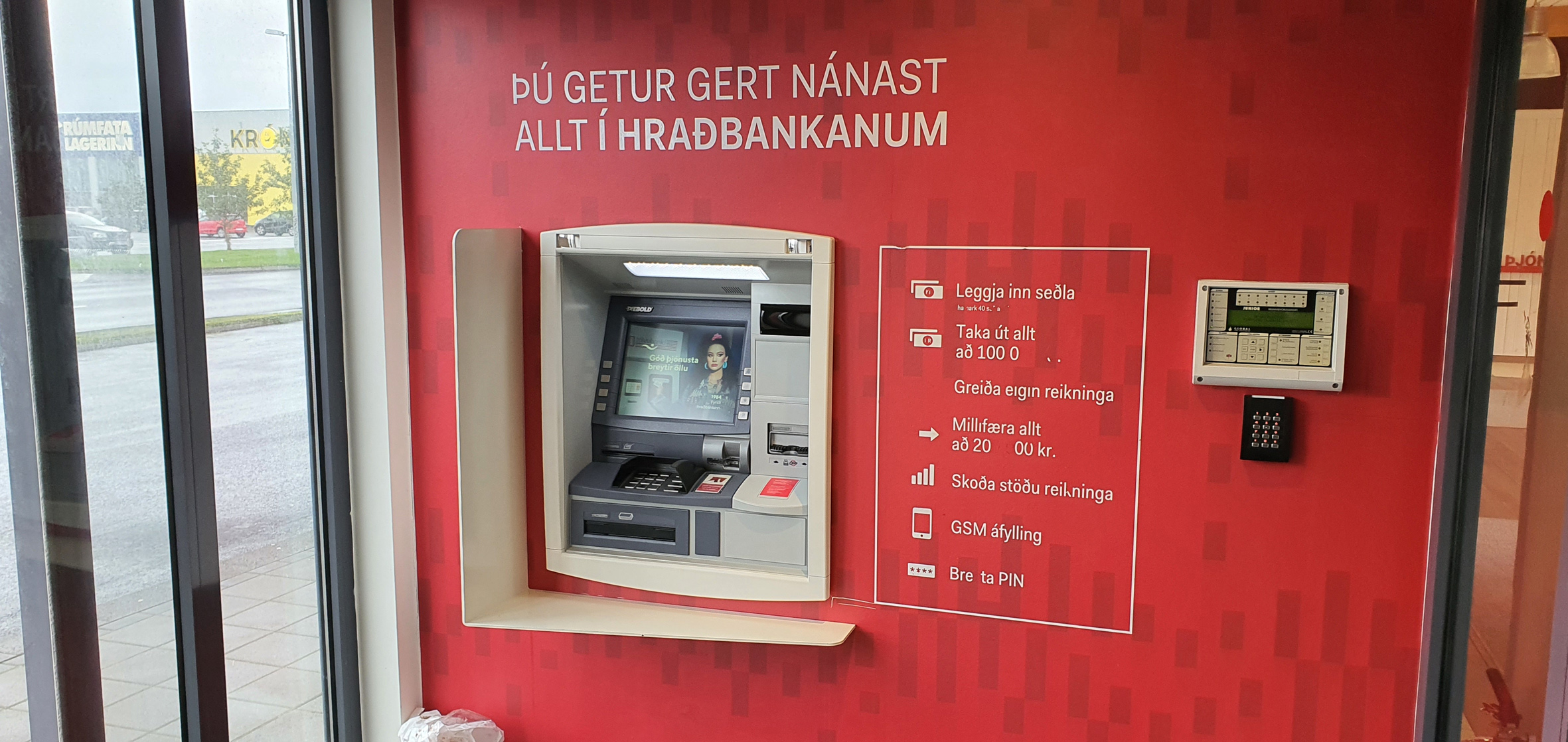 A picture containing text, indoor

Description automatically generated